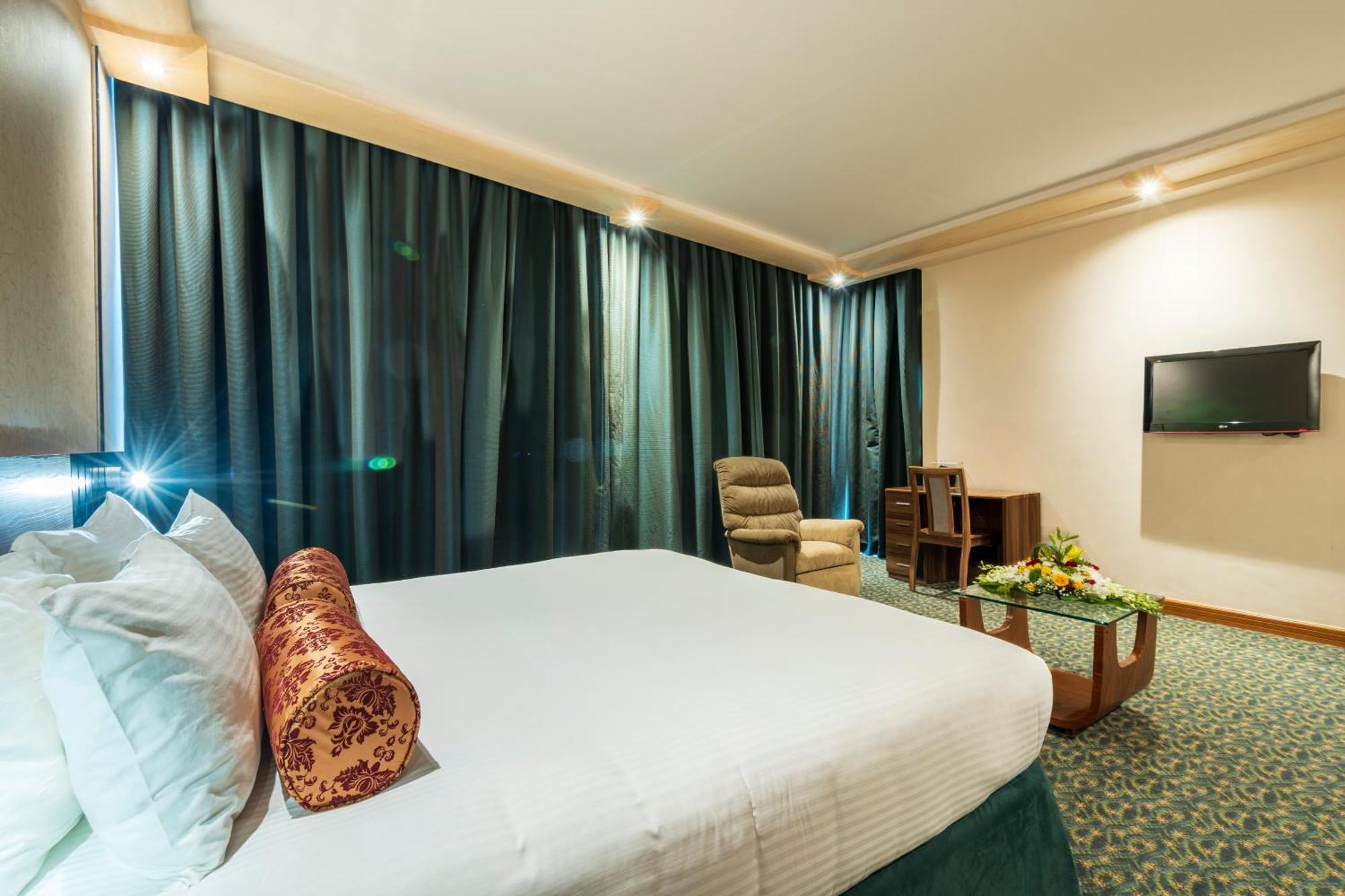 Elite Crystal Hotel Manama Exterior photo